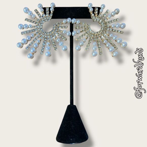 Rhinestone & Faux Pearl Snowflake Pierced Earrings – Old Hollywood Glamour - Picture 1 of 8